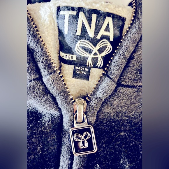 Dark Grey TNA XL Sweater - Picture 4 of 4